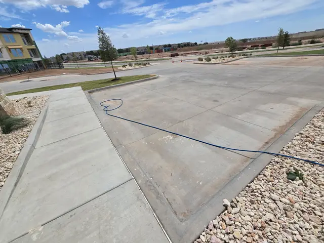 Clean pad between the rock beds